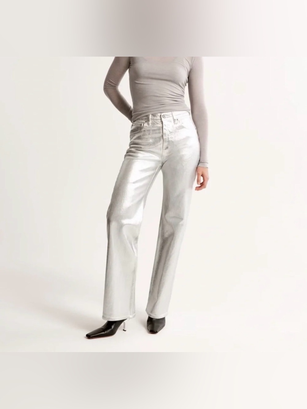 Abercrombie & Fitch Metallic Silver 90s Relaxed High Rise Jeans / Size 27